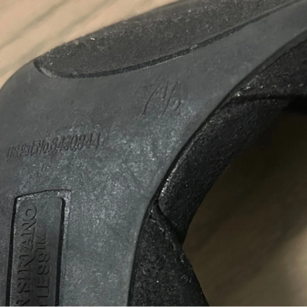 Christian Siriano Black Pointed Heels - Picture 4 of 4